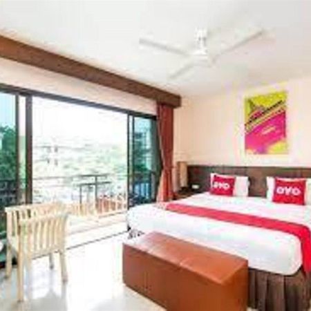 Oyo 343 Wanna Marine Hotel Patong Buitenkant foto