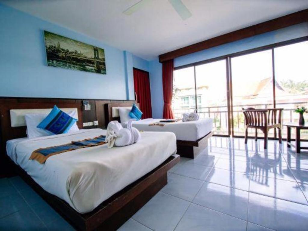 Oyo 343 Wanna Marine Hotel Patong Buitenkant foto