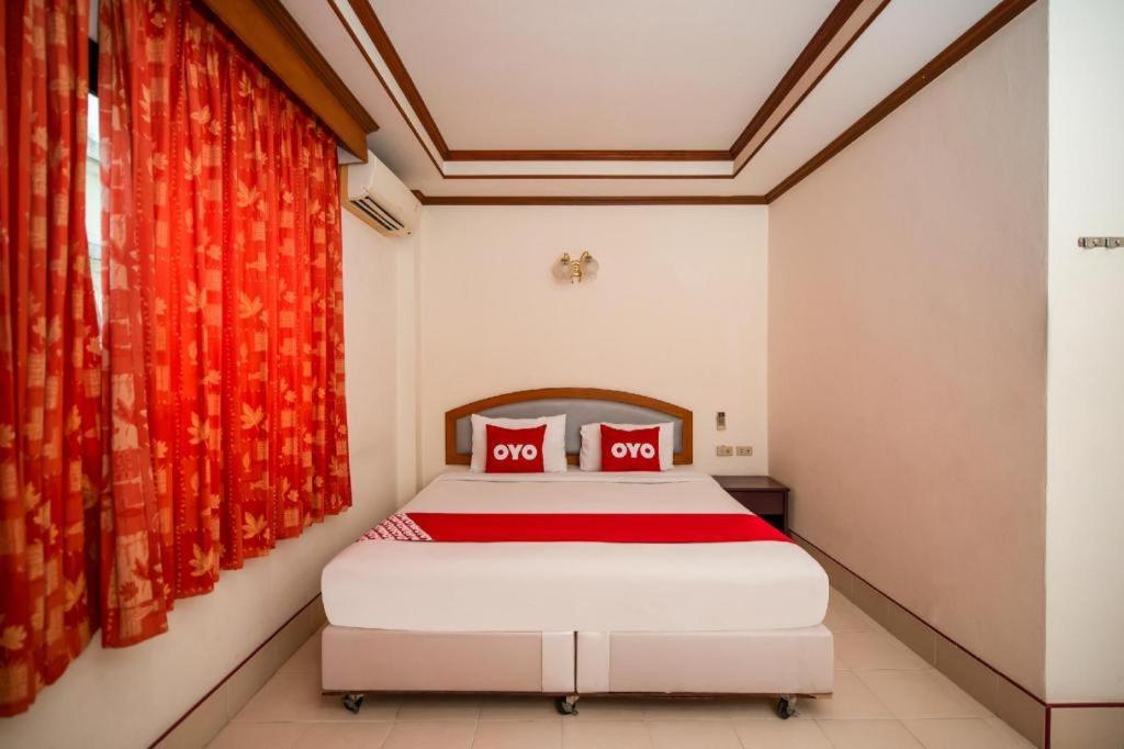 Oyo 343 Wanna Marine Hotel Patong Buitenkant foto