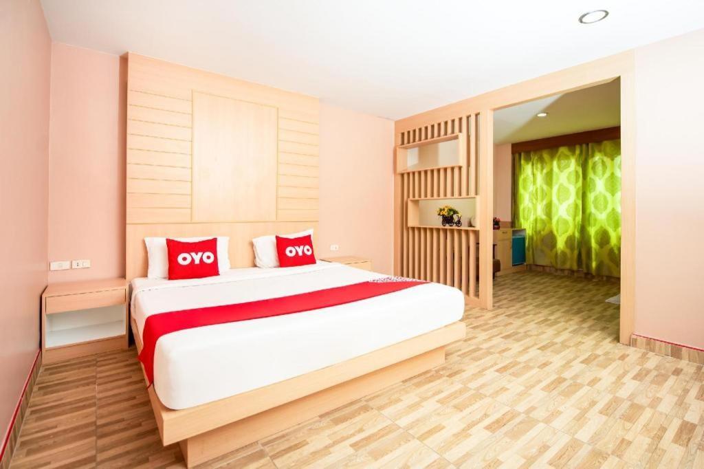 Oyo 343 Wanna Marine Hotel Patong Buitenkant foto