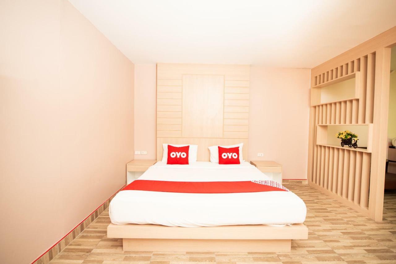Oyo 343 Wanna Marine Hotel Patong Buitenkant foto