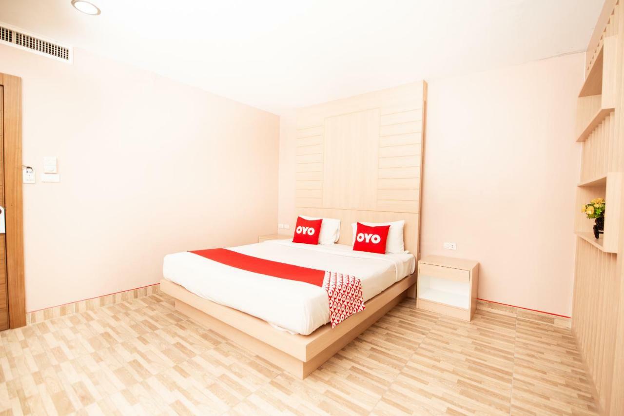 Oyo 343 Wanna Marine Hotel Patong Buitenkant foto